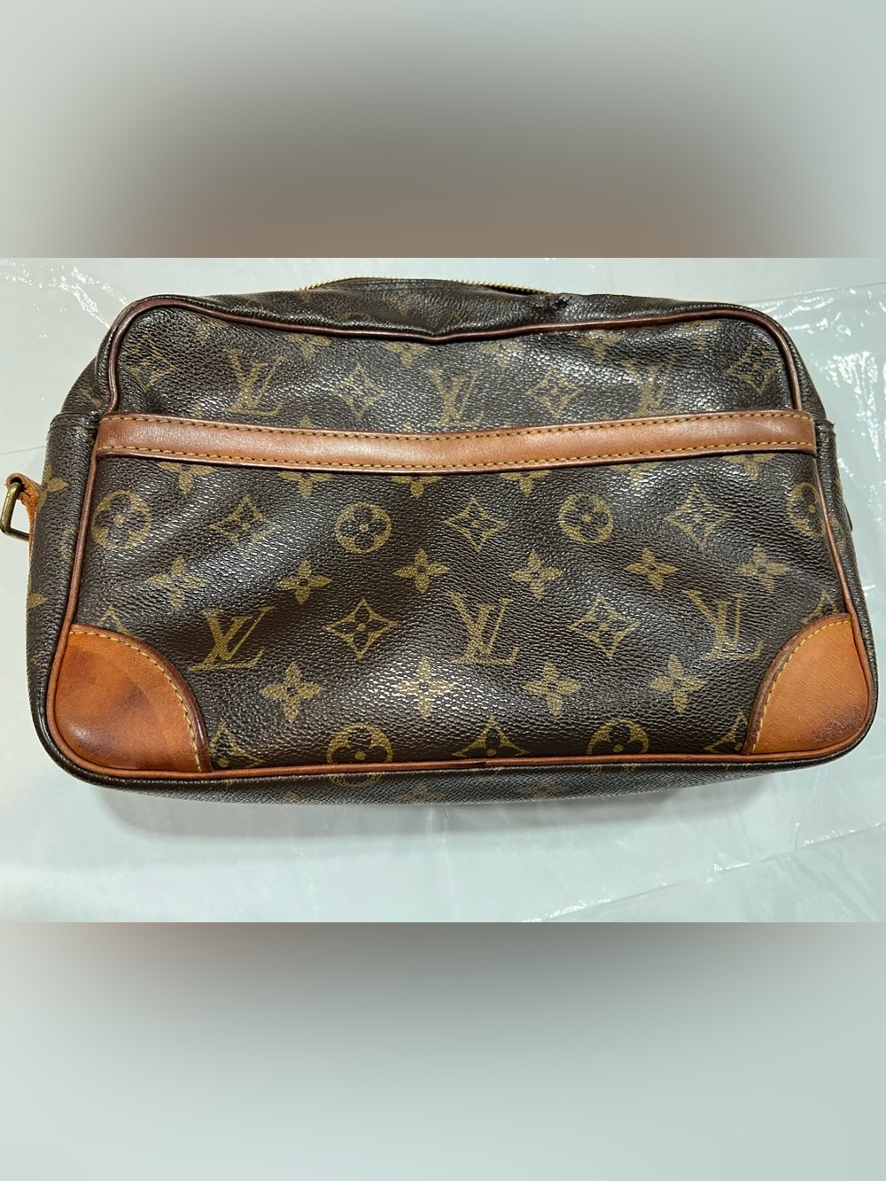 Louis Vuitton Toiletry Pouch could be just a project piece - Picture 2 of 16